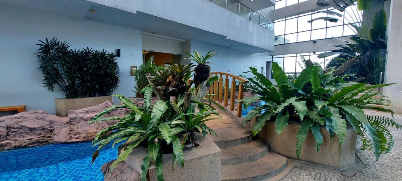 Spacious Studios Mandaluyong Buitenkant foto